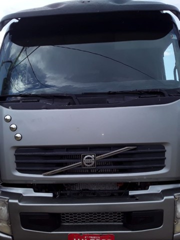 CAMINHÃO VOLVO CAÇAMBA VM260