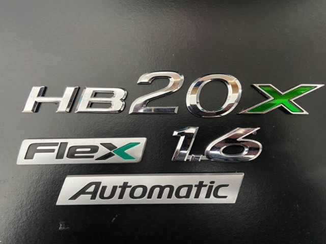 Emblema logotipo Hyundai Hb20X Flex Automatic 1.6 tampa traseira 