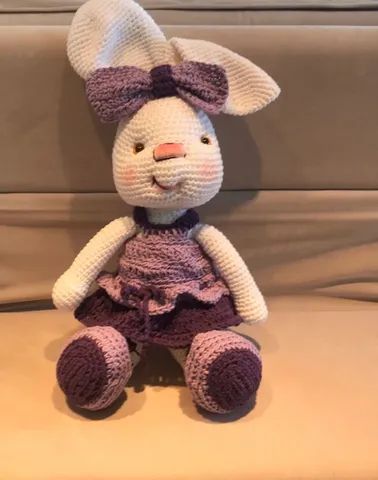 Coelha em crochê amigurumi NOVA
