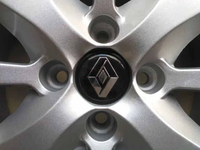 Jogo de rodas aro 15 renault sandero 4x100 15x6 et 33 prata   - Foto 4
