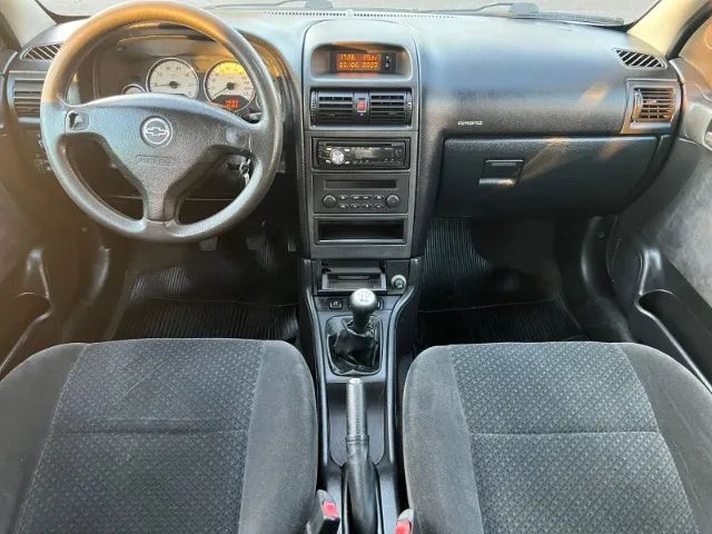 Astra 2.0 Hatch 140cv