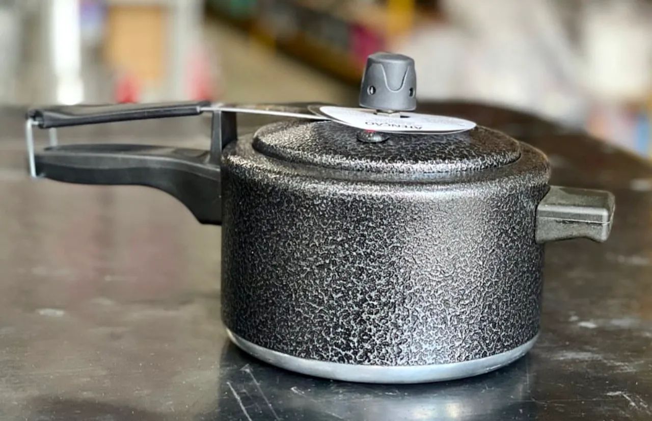 Panela de pressão 2,5 litros pequena apenas R$100,00 - Foto 6