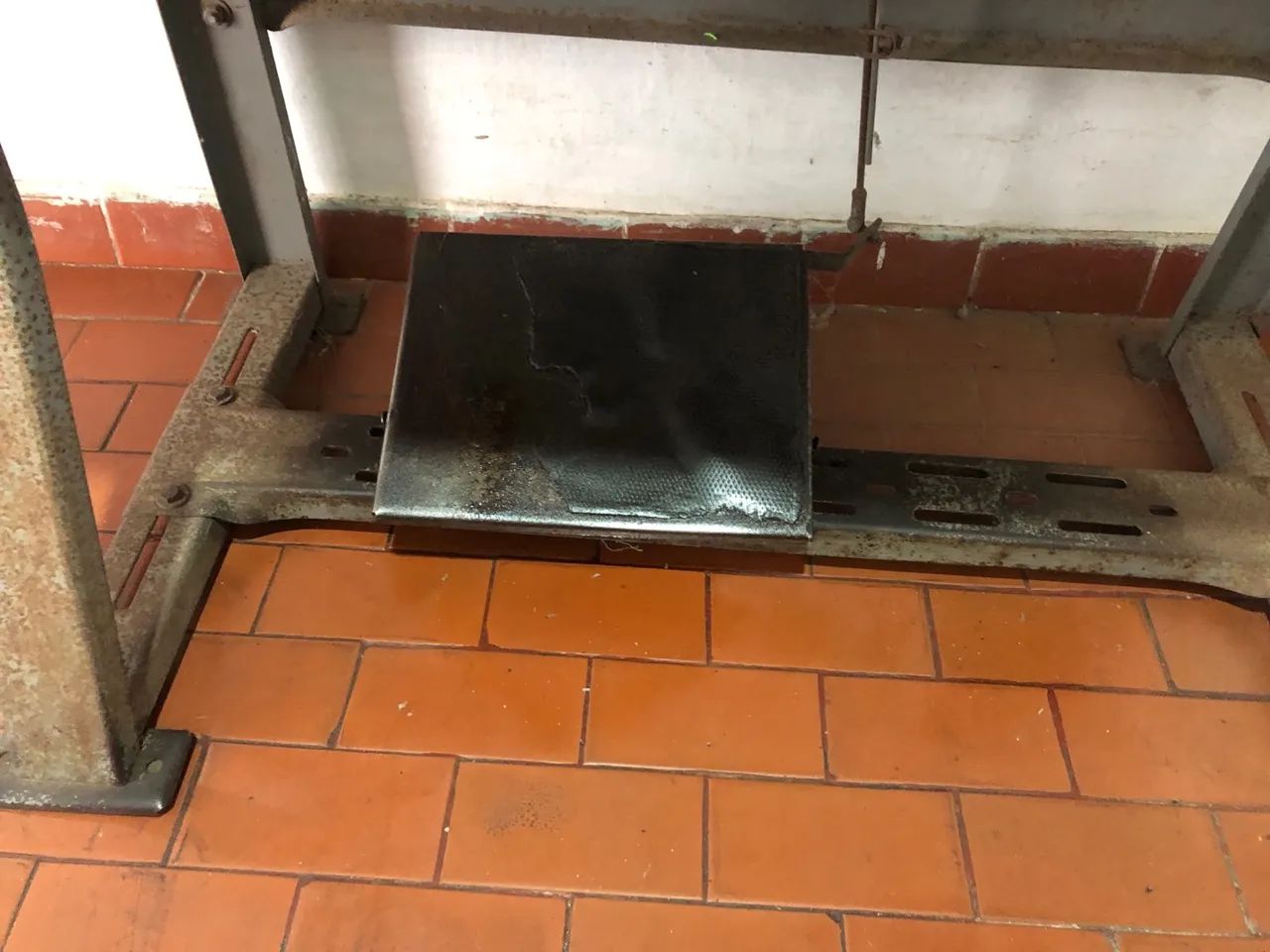 Máquina de Costura Industrial Usada