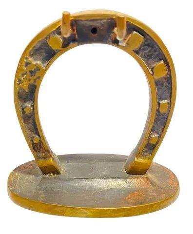 Interessante Escultura em bronze representando Ferradura no feitio Porta chaves *Descrição