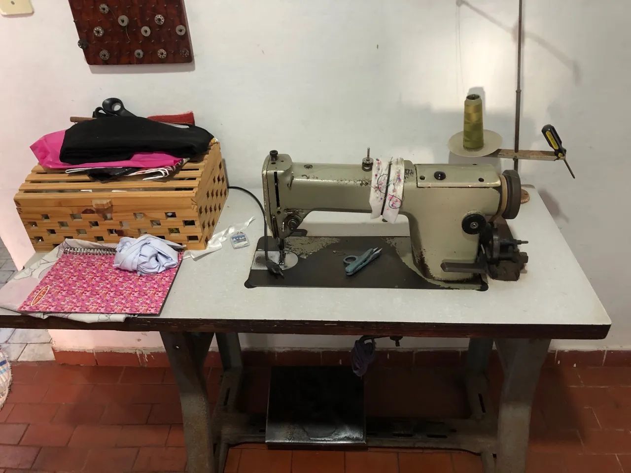Máquina de Costura Industrial Usada - Foto 2