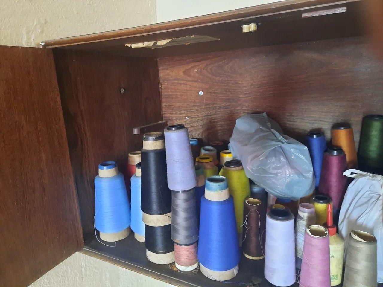 Máquina de costura reta industrial Brother - Foto 4