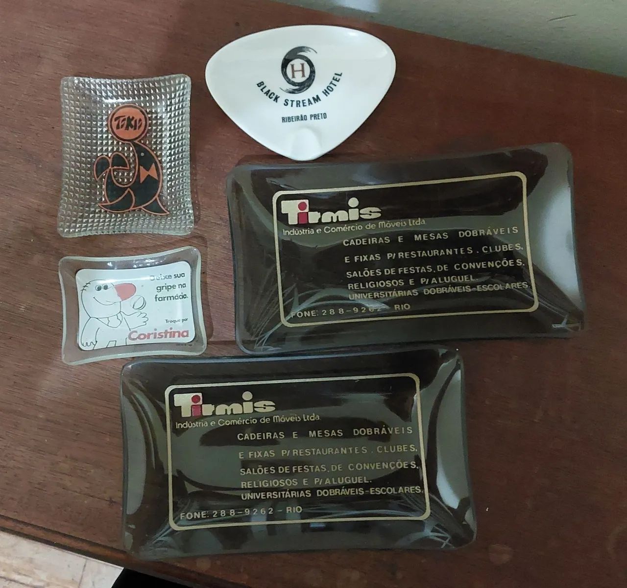 Conjunto de cinzeiros de marcas antigas