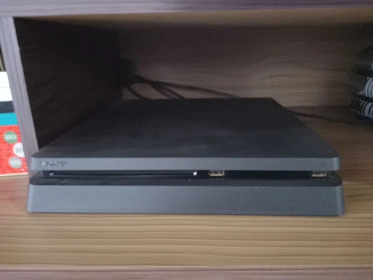 Console Playstation 4 slim