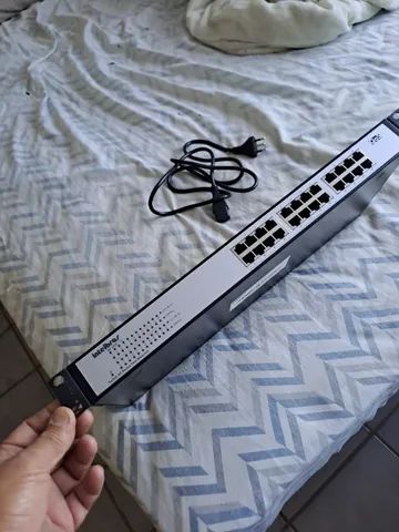 Switch intelbras 24 portas 10/100