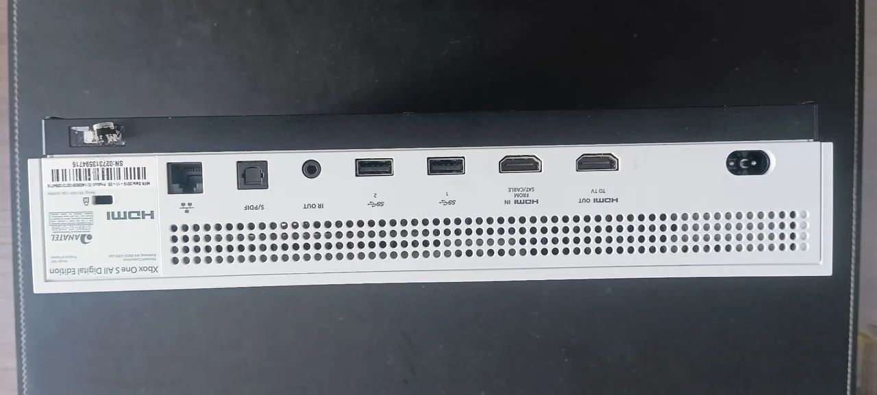 Console Xbox One S Digital (com pane na placa)