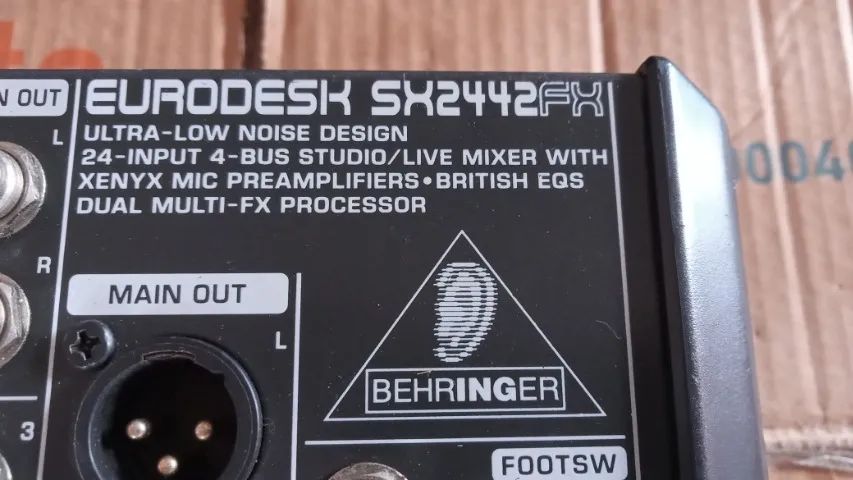 Mesa de Som 24 Canais Behringer - Foto 5