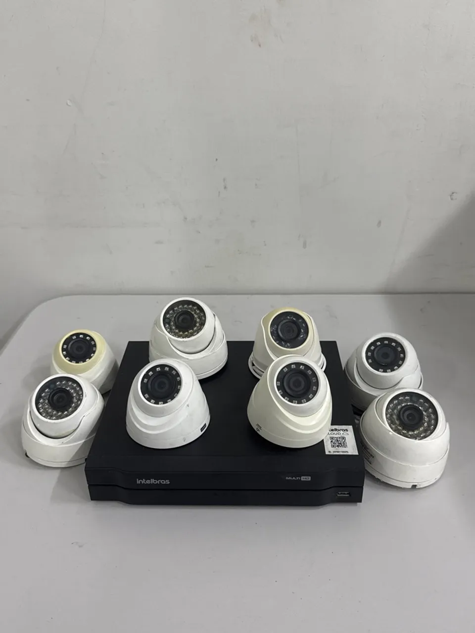 8 câmeras + DVR + HD Kit de Câmeras de Segurança Intelbras Completo