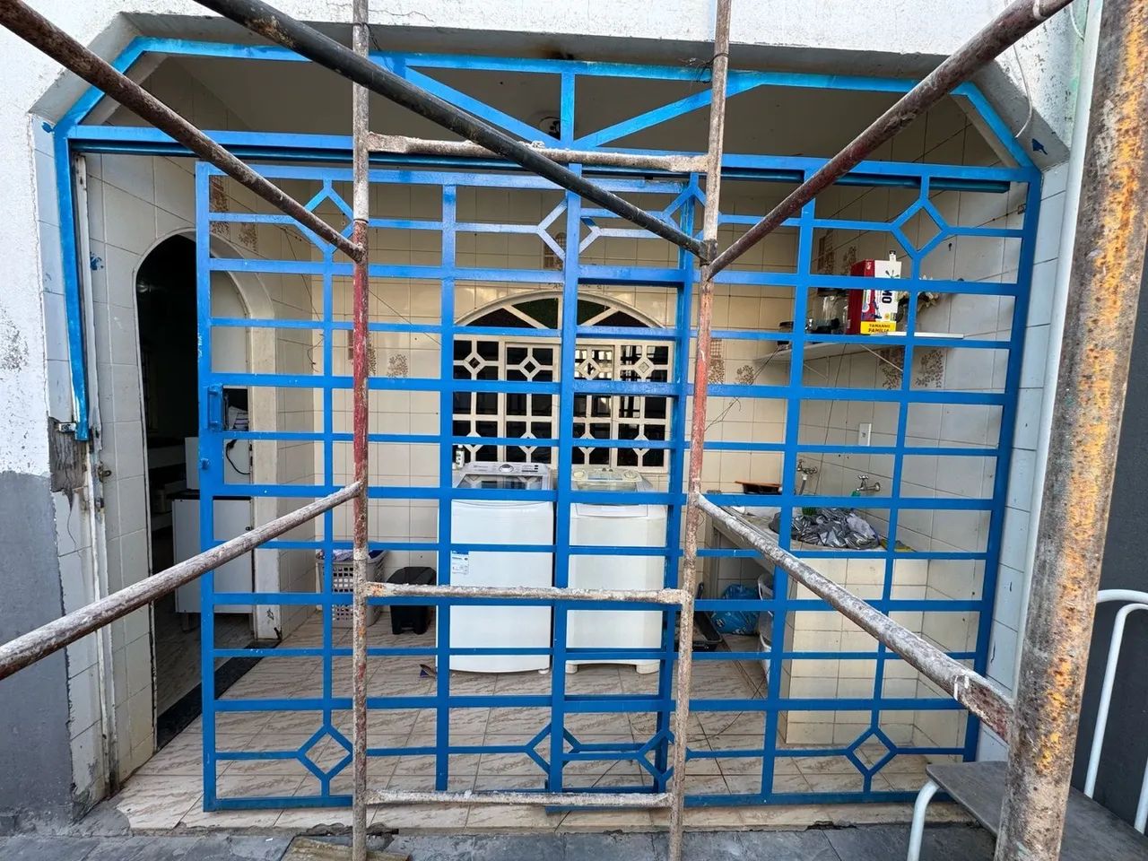 Vendo portas e janelas em aço e vidros em padrão colonial  - Foto 5