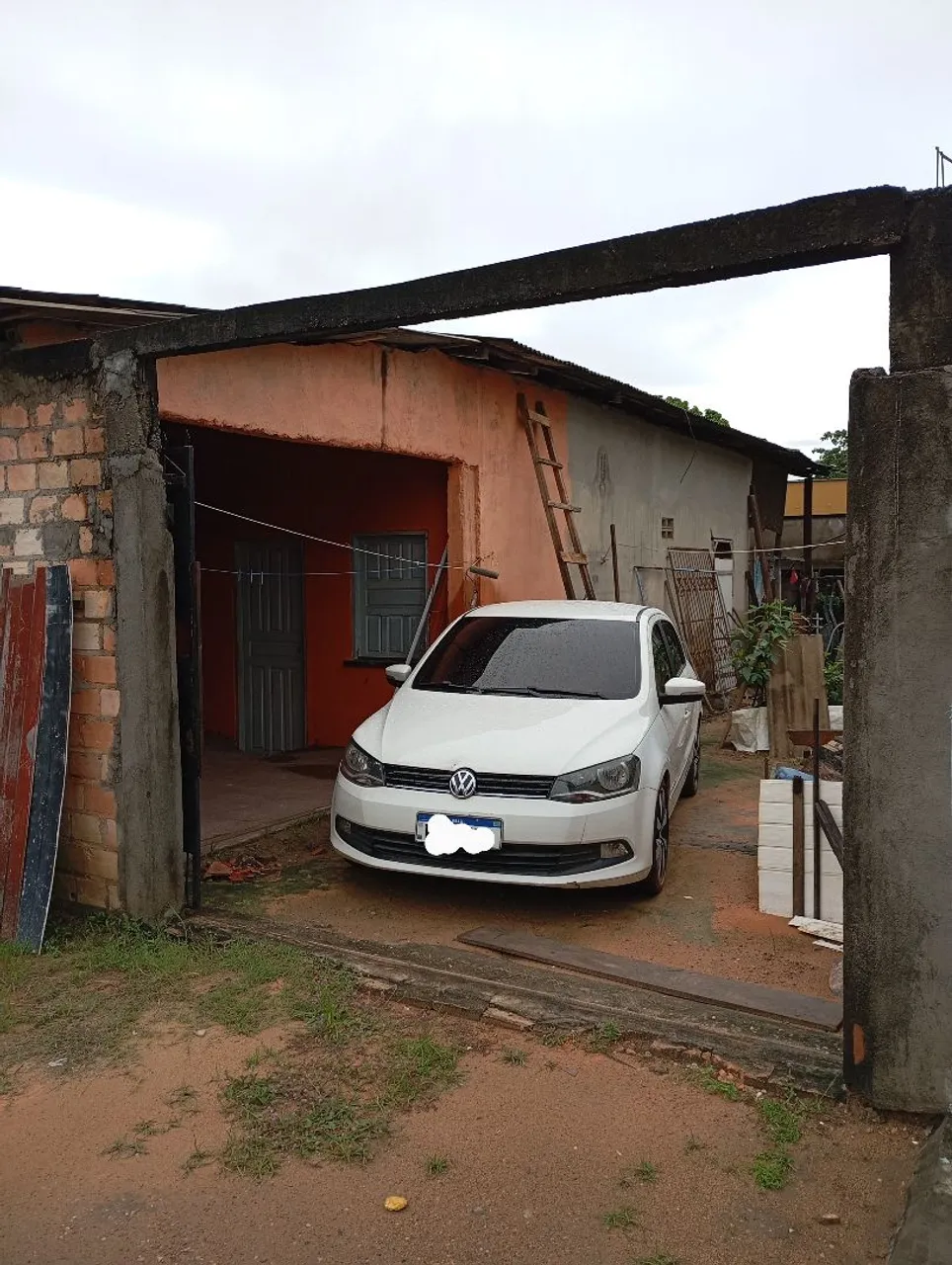 Alugo casa