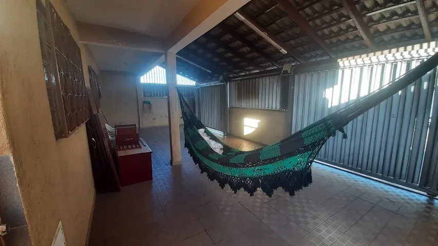 Casa em Taguatinga na QNL muito bem localizada atras do super adega
