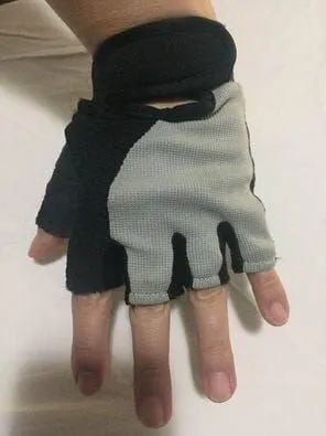 Luva Ciclista Acolchoada em couro Tamanho P  - Foto 3