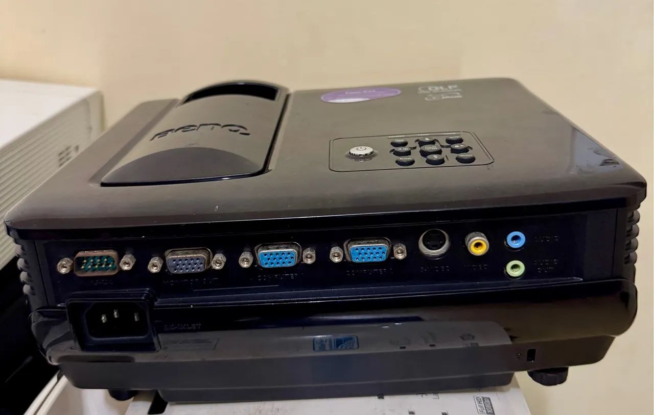 Projetor Benq MP51564292075066882121
