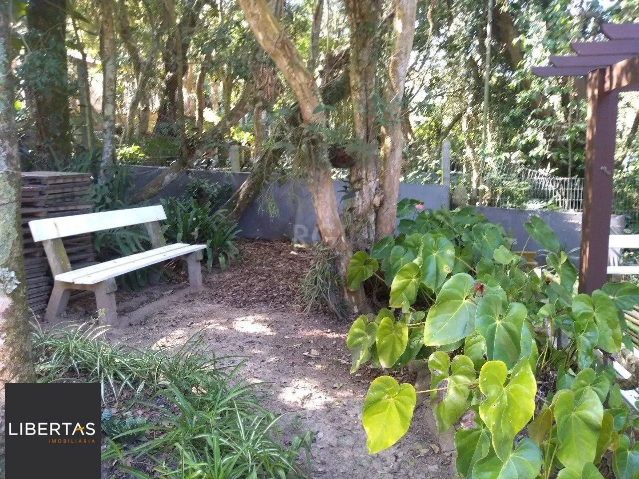 Sítio para Venda - 290m², 13 dormitórios, sendo 6 suites, 10 vagas - Belém Novo,