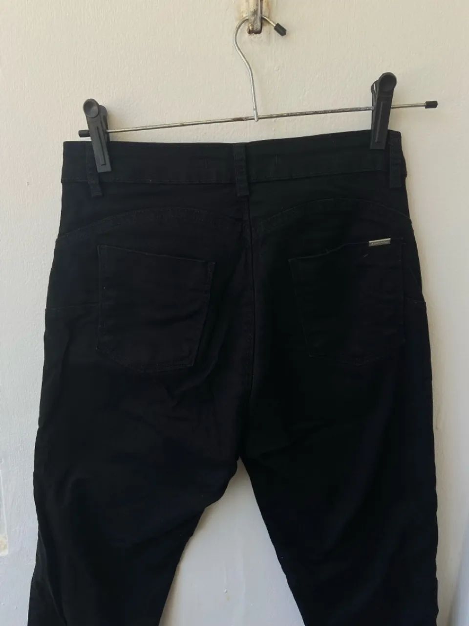 Calça jeans e preta  - Foto 4