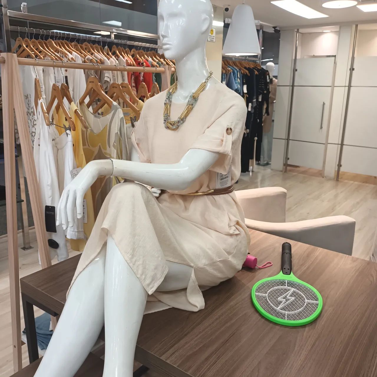 Manequim Feminino para Loja de Roupas Equipamentos Para Comércio