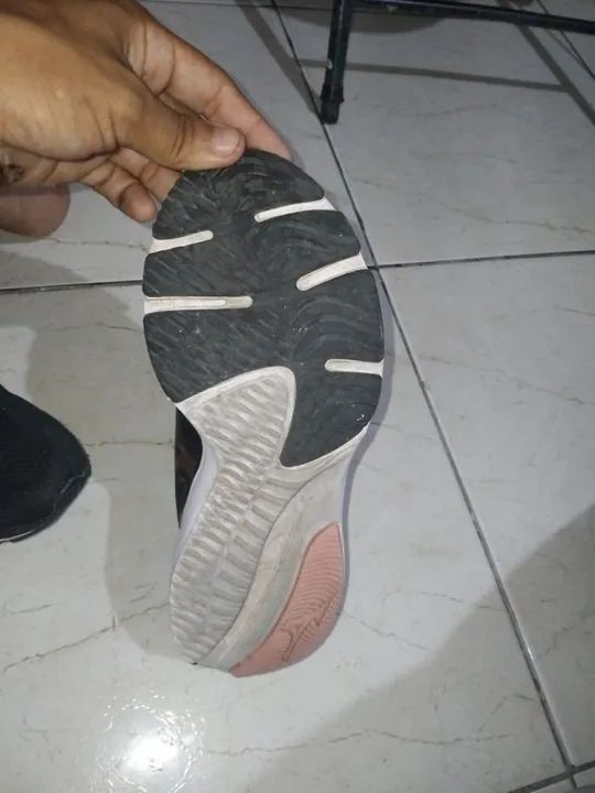 Tênis Mizuno Wave Rider 25 - Preto com Detalhes Dourados - Foto 4