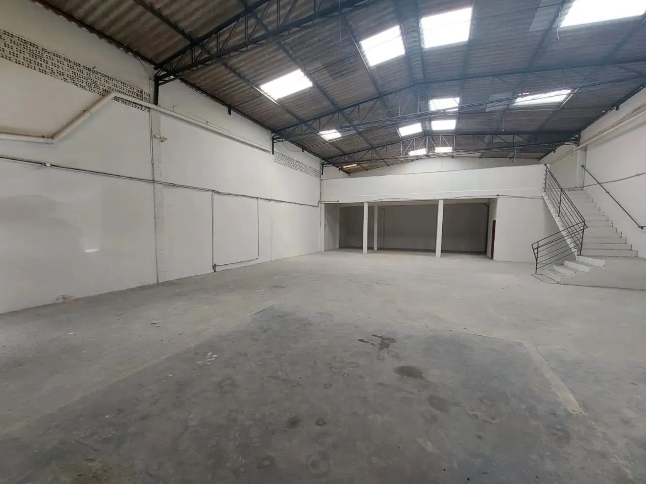 Galpão Comercial Barreiros São José