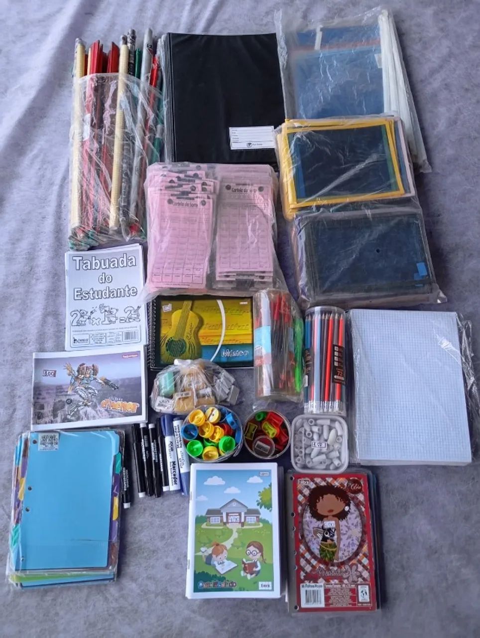 20 mil produtos de papelaria, descartáveis e aviamento