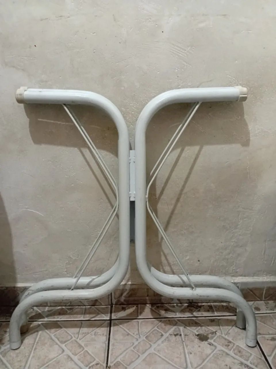 Mesa de granito com pés de ferro - Foto 2