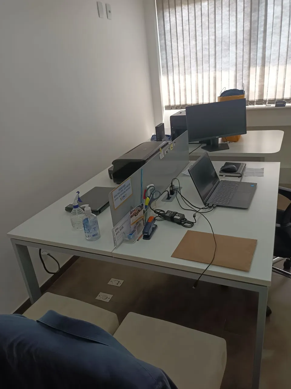 Mesas de Escritório Funcional e Moderna
