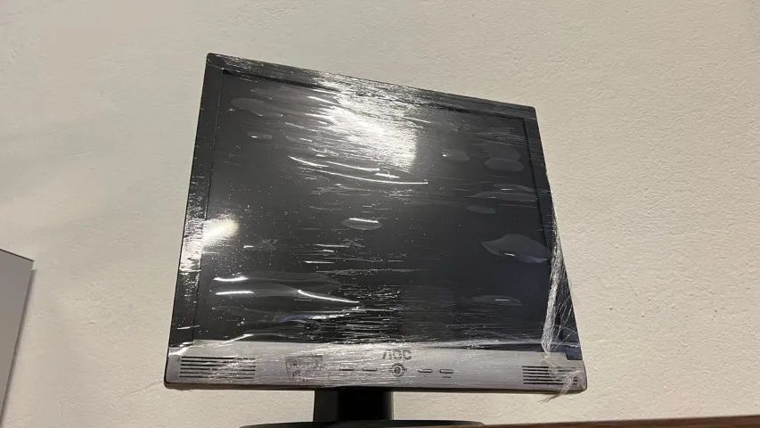 Monitores semi novos 19 polegadas com detalhes OFERTA - Foto 4