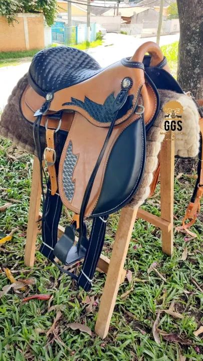 Sela de Montaria em Couro -  Nova - Foto 2