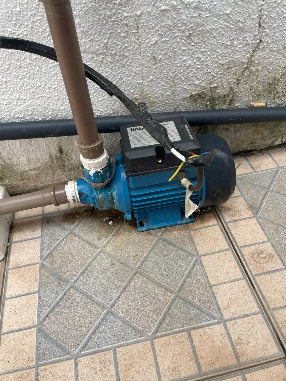 Bomba Periférica KALA 1/2 HP - 127V - Excelente Estado