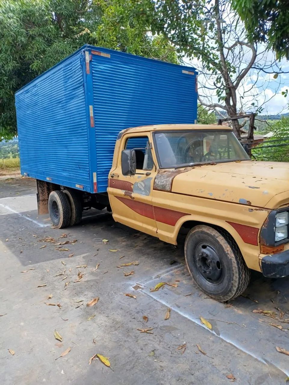 F4000 baú em dias diesel ano 1979<br>Placa Mercosul