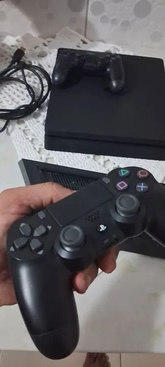 Ps4 slim semi novo+base de carregamento  - Foto 4