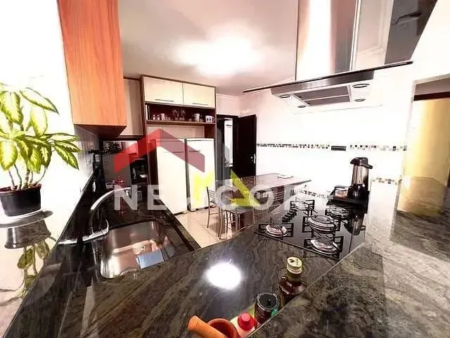 Apartamento em Avenida Presidente Kennedy - Parolin - Curitiba/PR