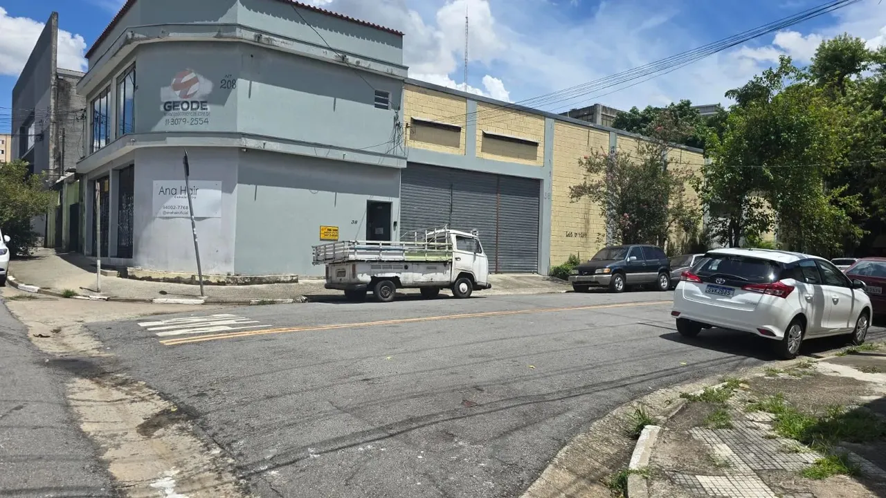 Imóvel para aluguel tem 550 metros quadrados em Presidente Altino - Osasco - SP