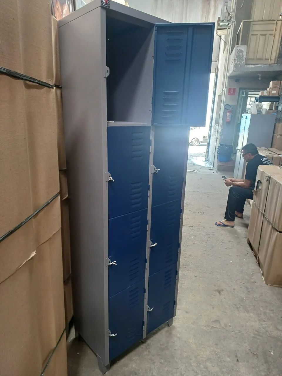 Roupeiro de aço 8 portas azul.( só novos ) - Foto 3