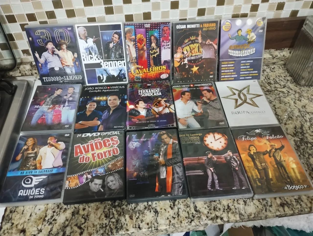 Coleção de DVDs Musicais Variados - CDs, DVDs etc - Colônia (Zona