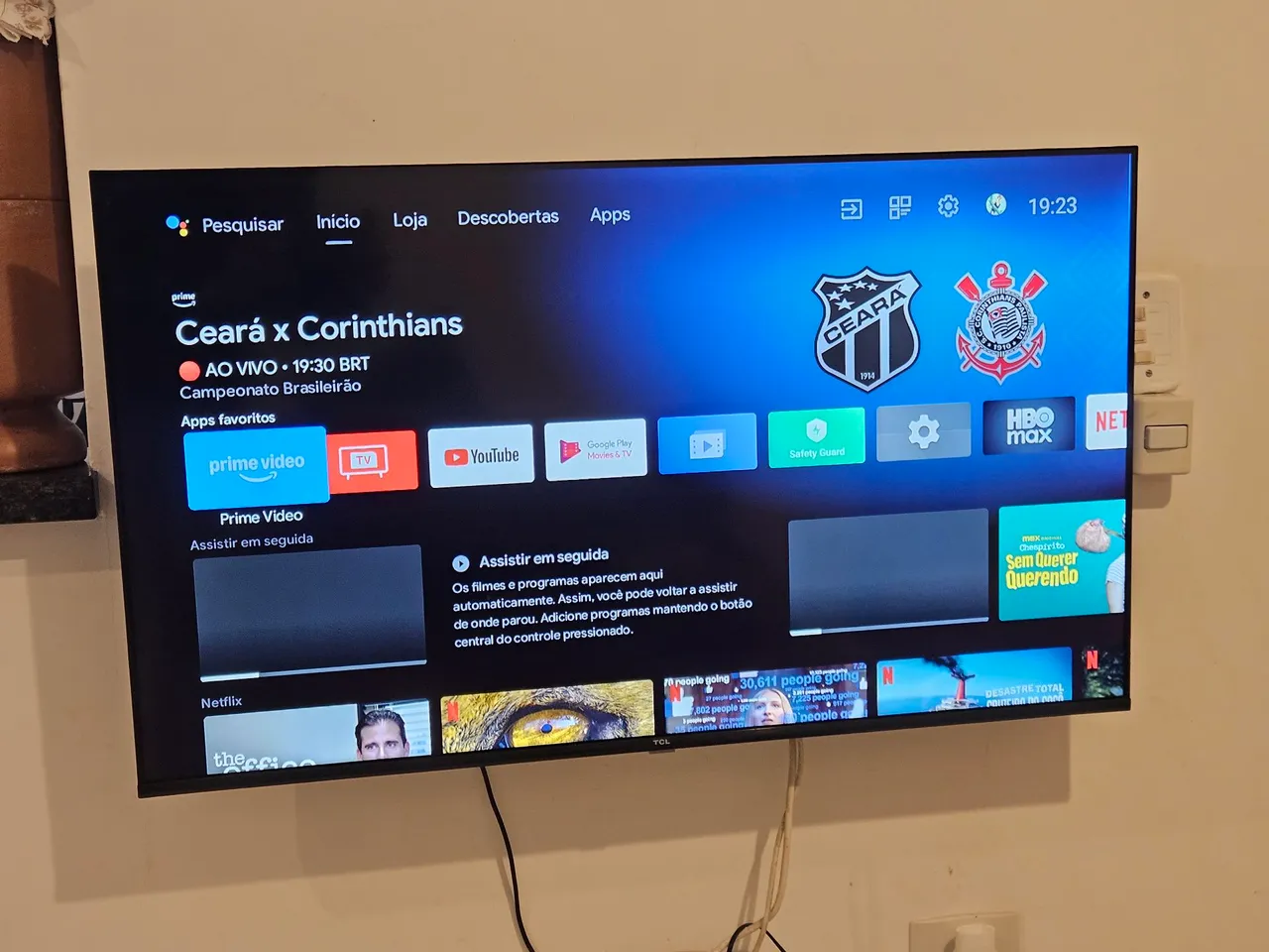 Smart TV TCL 43' quase nova