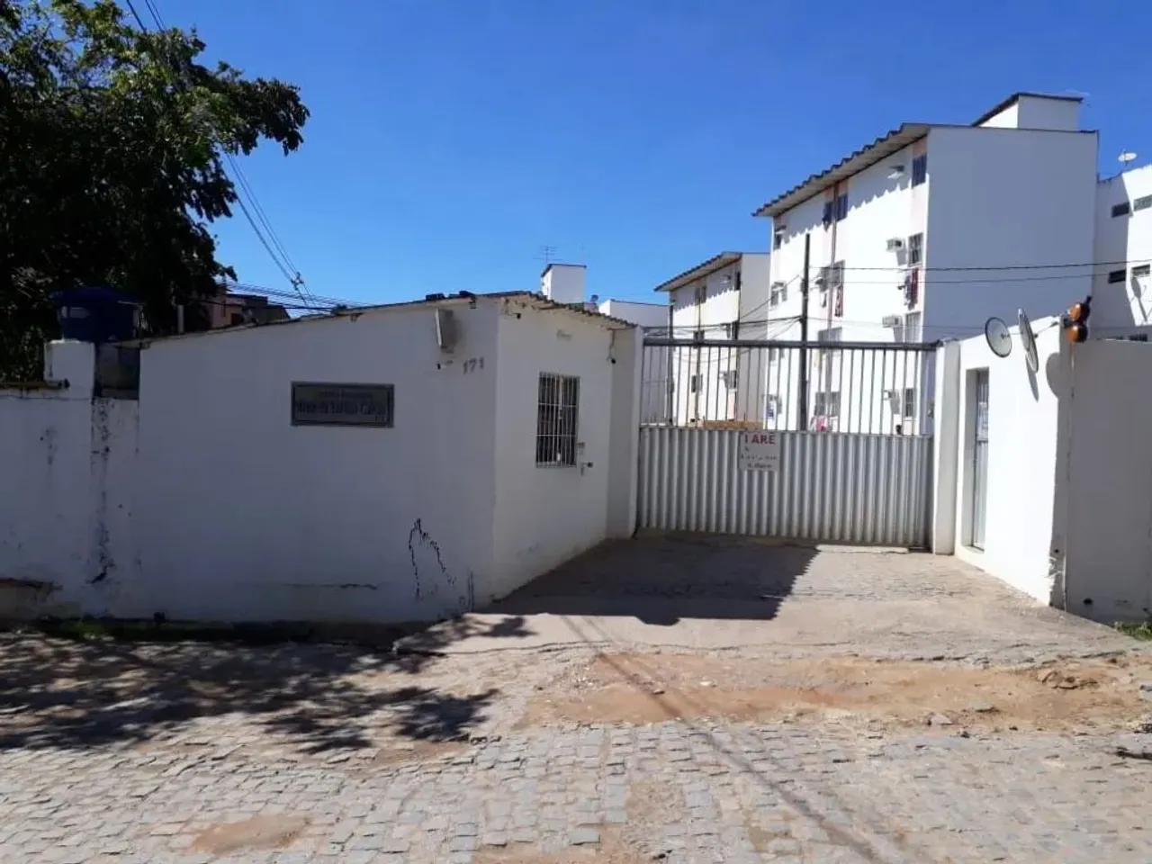 Apartamento com 2 dormitórios para alugar, 46 m² por R$ 750,00/mês - Rio Doce - Olinda/PE