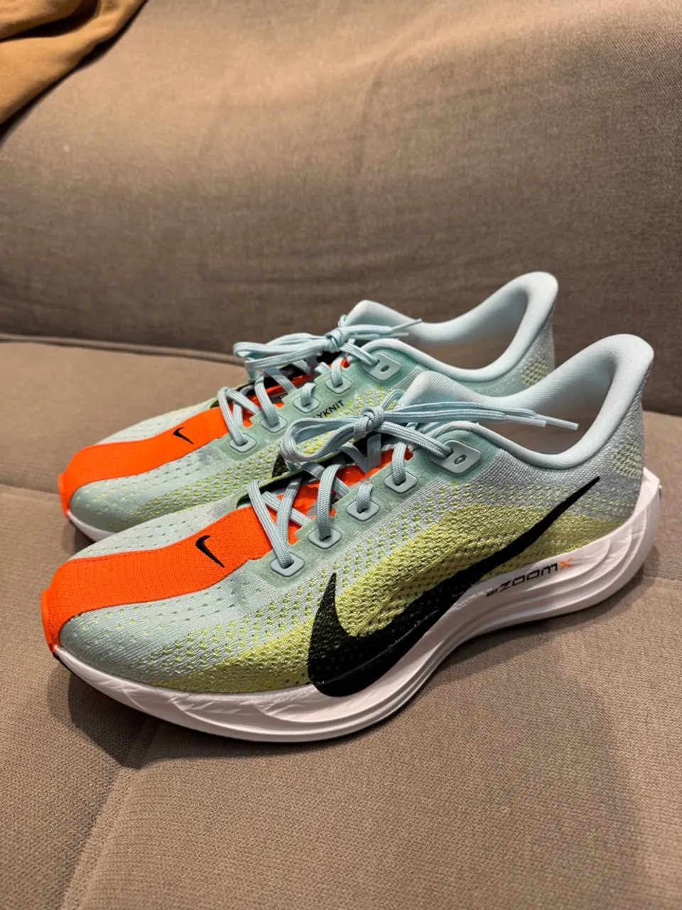 Tênis Nike PEGASUS PLUS - Corrida e Academia