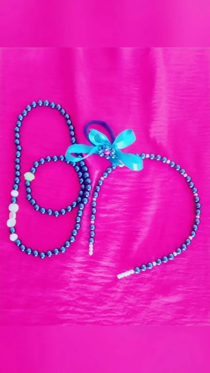 Conjunto de colar e pulseira pérolas azul e amarelo - Foto 2