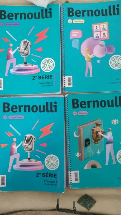 Livros seminovos ( para ENEM)