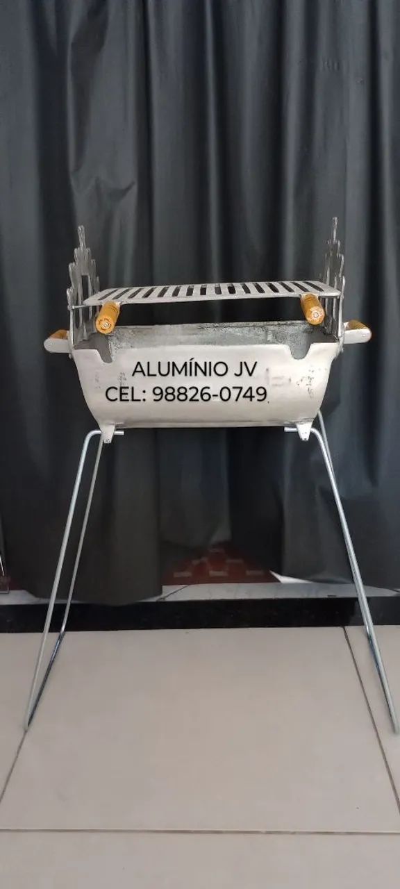 CHURRASQUEIRA GRANDE DE ALUMÍNIO COM SUPORTE LATERAL PARA ESPETO - Foto 3