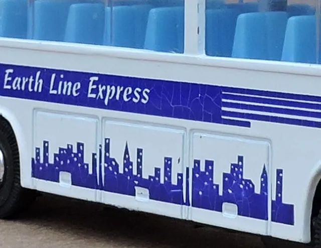 Miniatura De Ônibus Earth Line Express Verde C/ar  - Foto 4