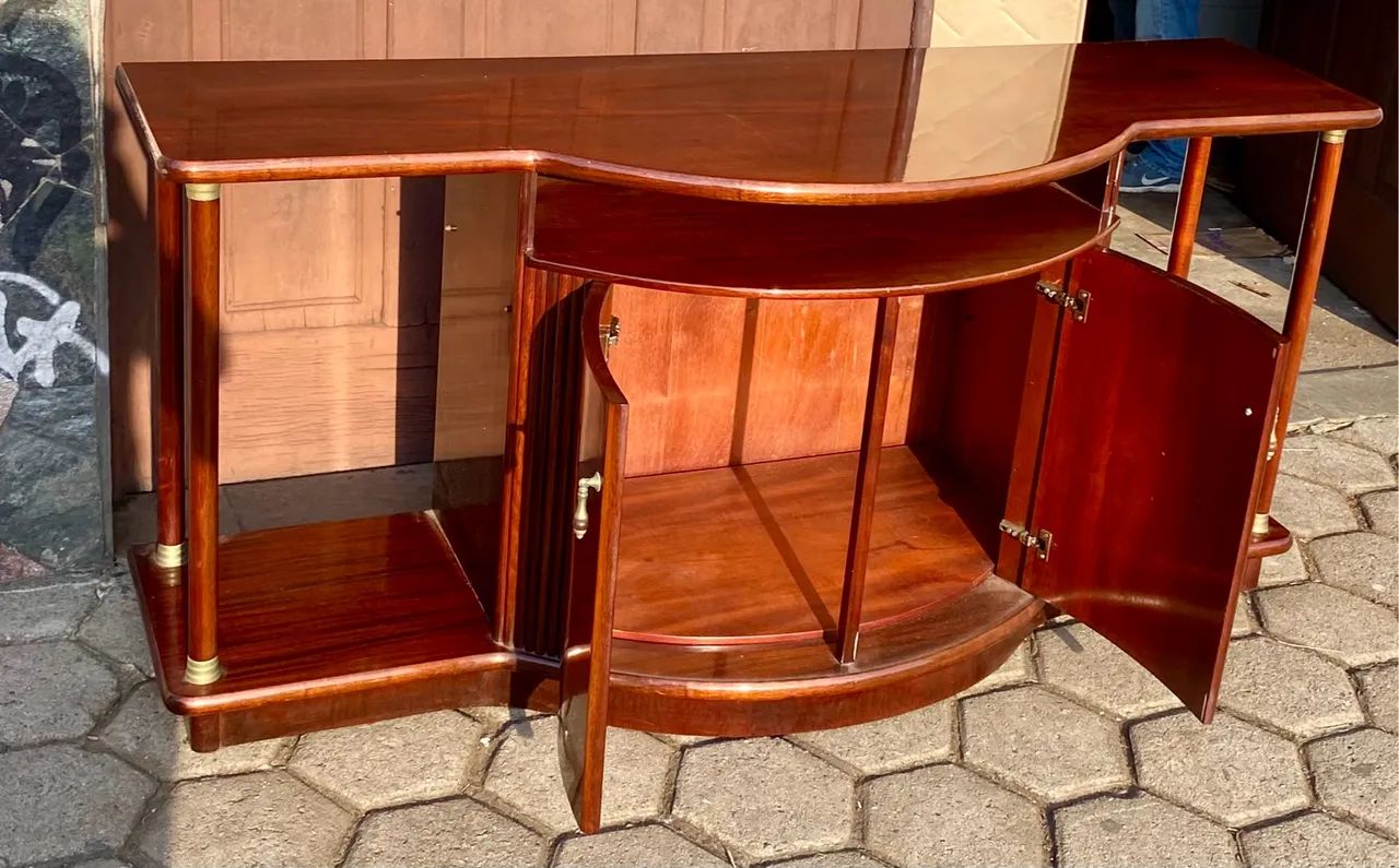 Rack de madeira com design elegante64840853818626121