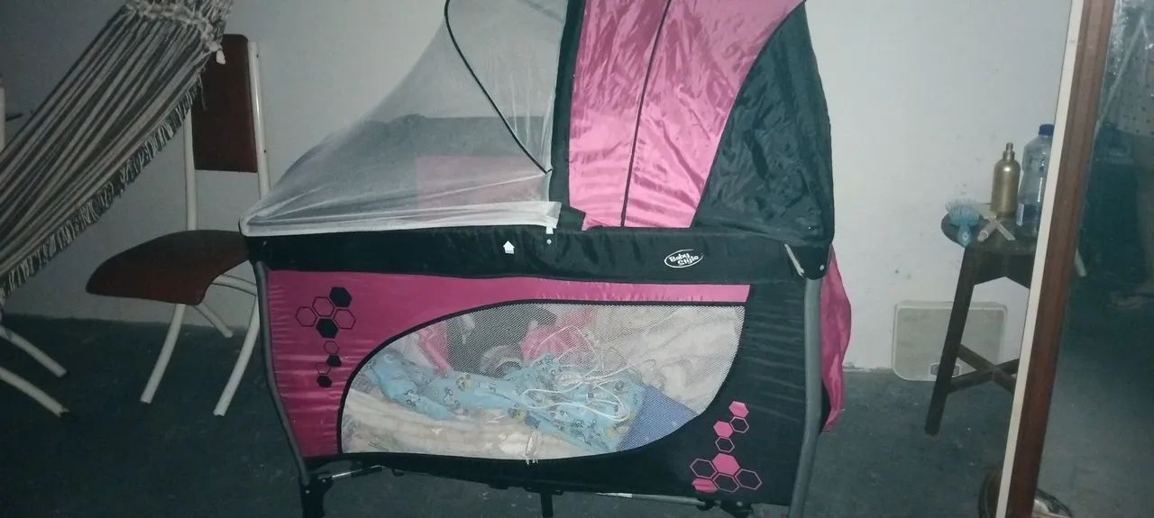 Cercadinho portátil para bebê - cor rosa