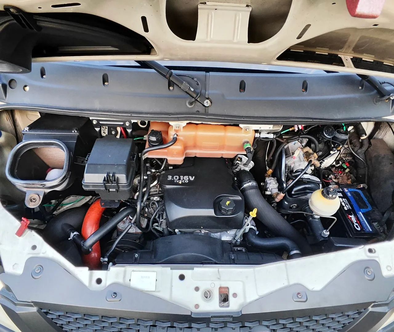 Caminhão Iveco Daily 70C17 2014 (Motor Novo 40.000 km) - Foto 14