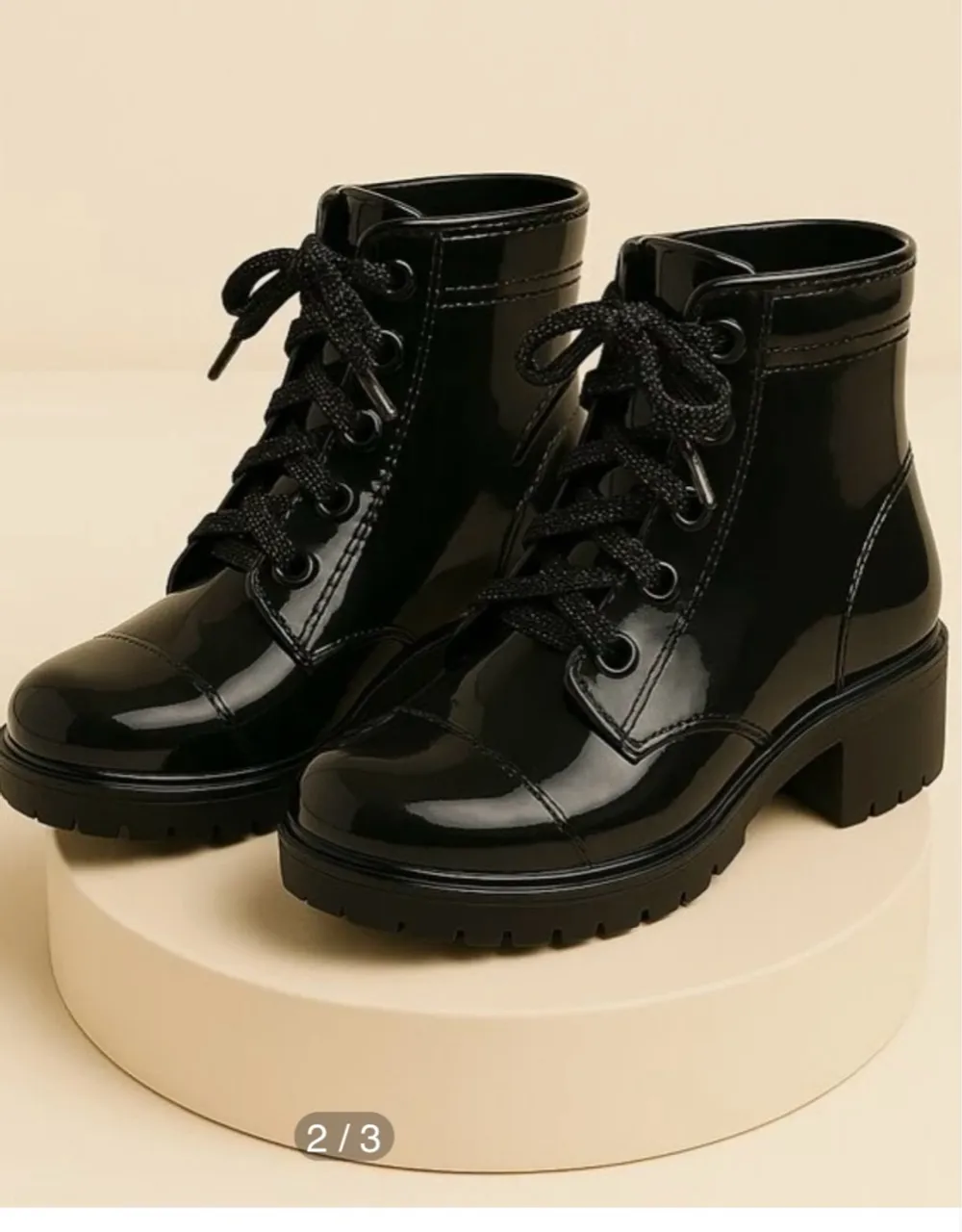 Botas Coturno Femininas Preta infantil usada só 2 vezes