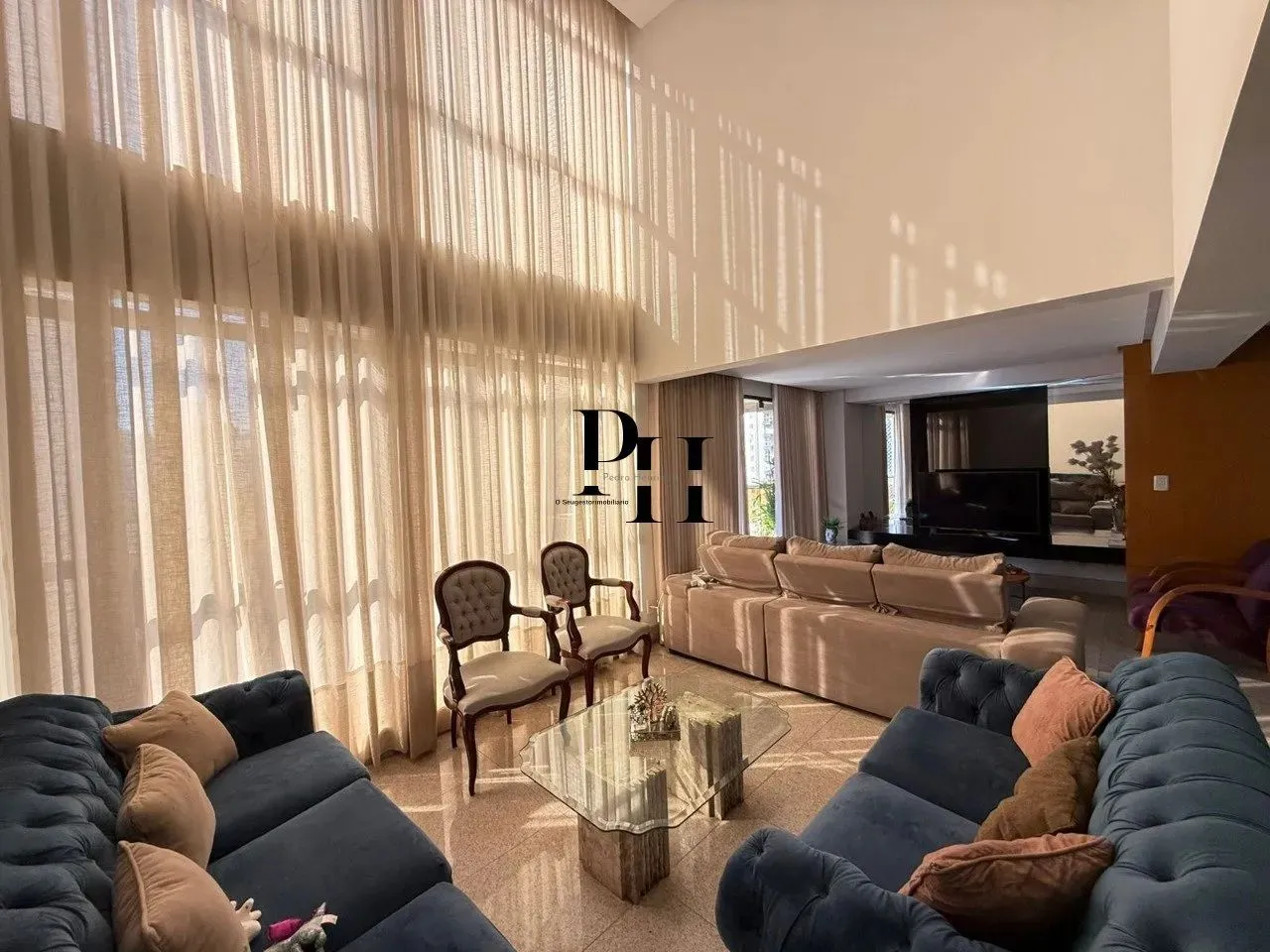Apartamento duplex com 5 suítes no Setor Bueno